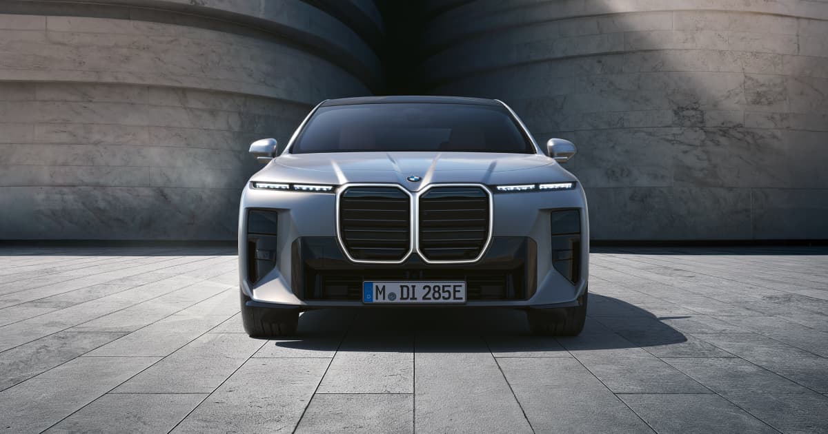 BMW i7